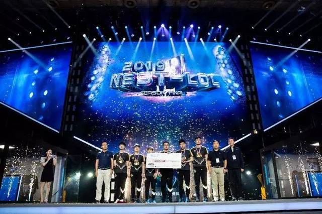 操作大师！ Peanut 的大棒一步一步击败了 Chovy Hanwha Life Esports ，赢得了LCK杯冠军